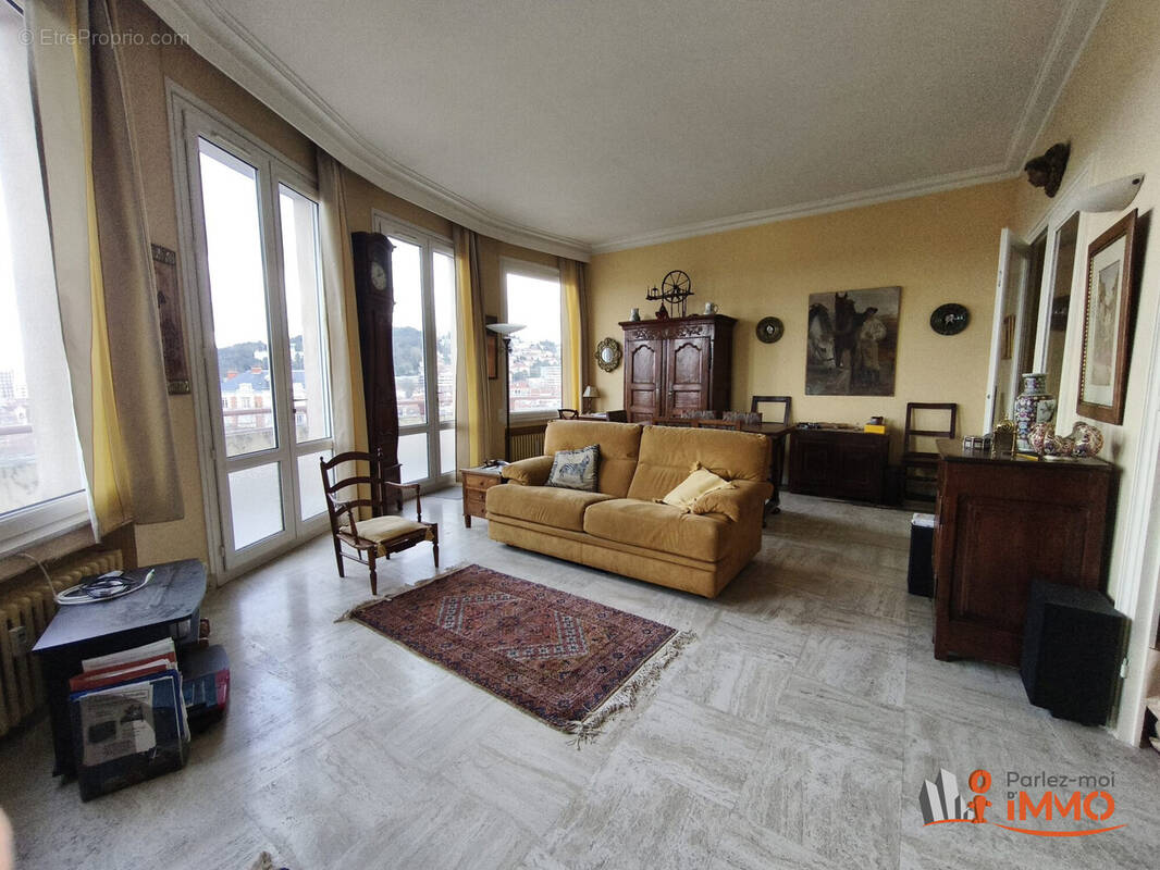 Appartement à SAINT-ETIENNE