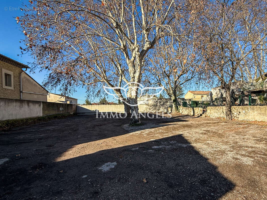 Autre à L&#039;ISLE-SUR-LA-SORGUE