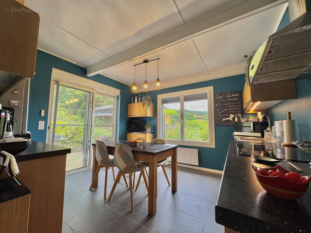 Maison à BEYNAC-ET-CAZENAC