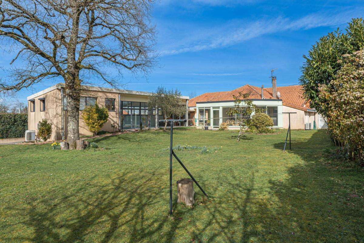 Maison à SAINT-JUNIEN