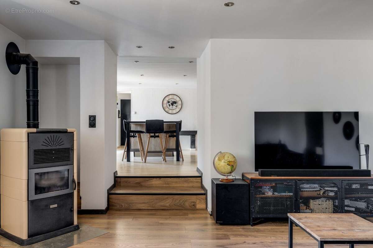 Maison 137 m² à Bonnevaux  - photo 6