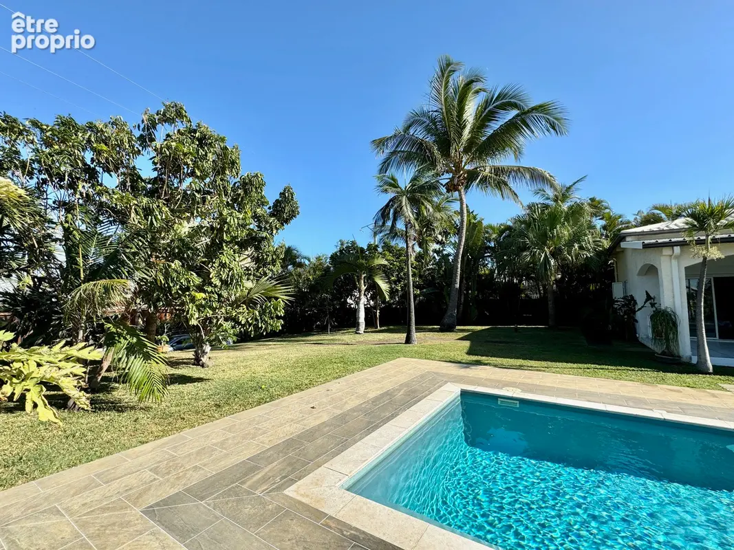 Exclusivité - Villa T5 de 167 m² sur terrain de 1 500 m²  La Saline Les Bains - photo 4