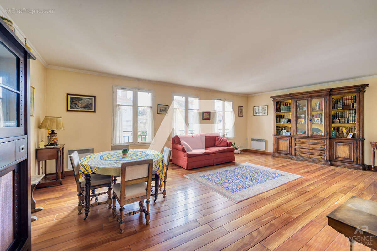 Appartement à RUEIL-MALMAISON