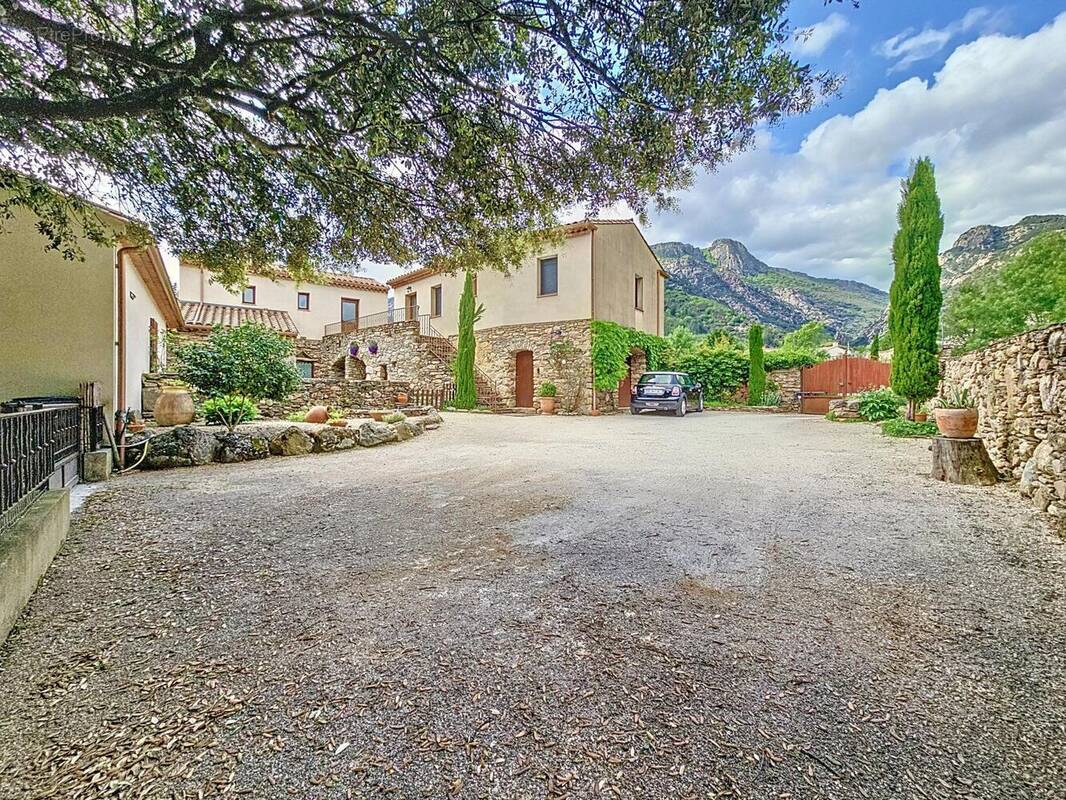 Photo 1 - Maison à COLOMBIERES-SUR-ORB