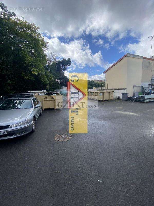 Commerce à ABLON-SUR-SEINE