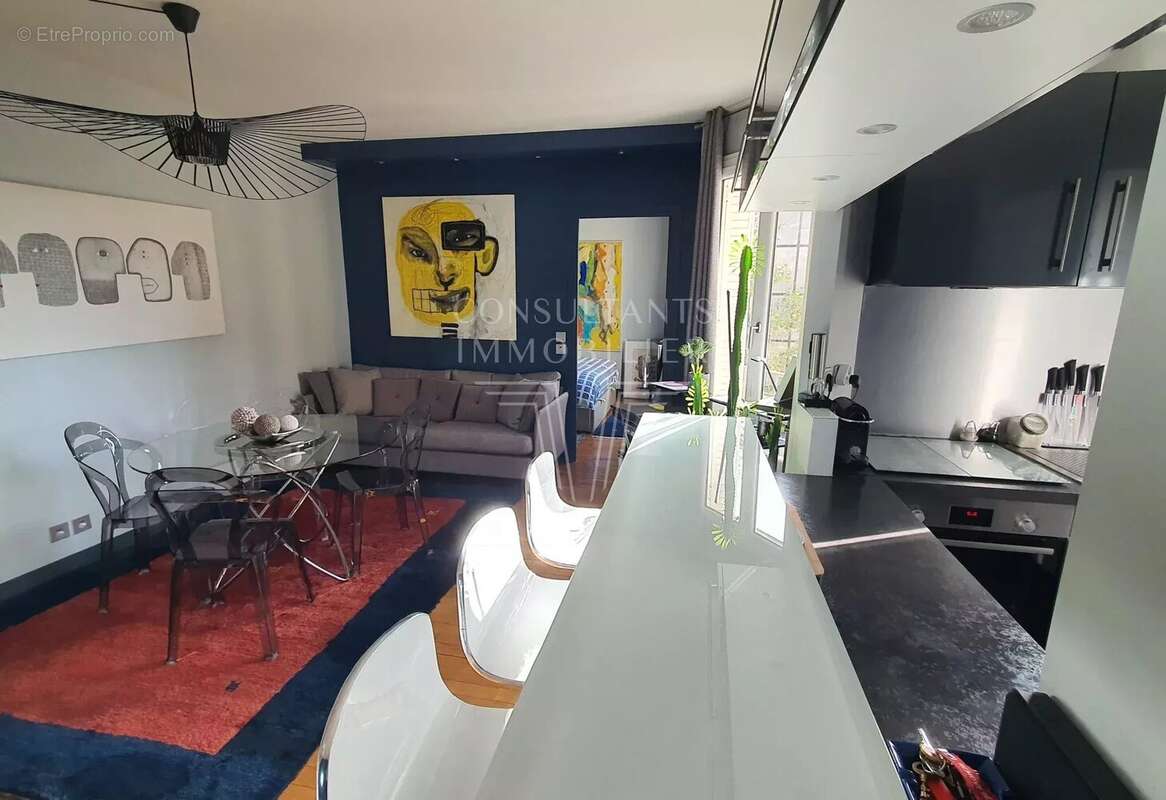 Appartement à PARIS-14E