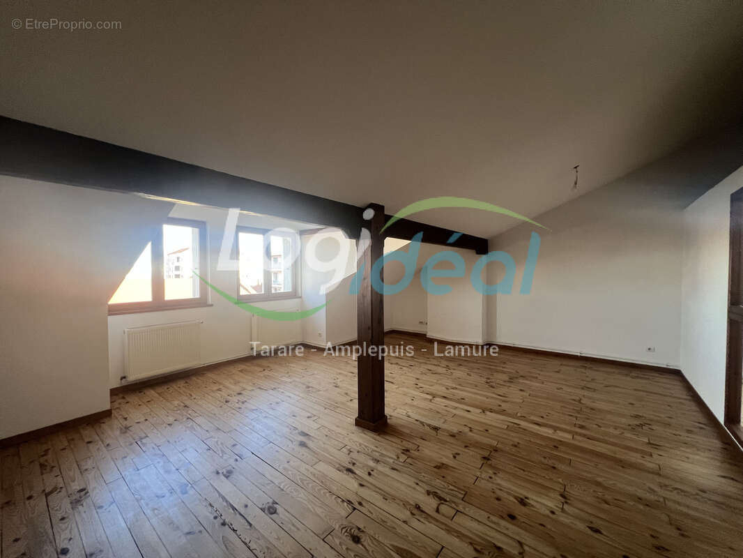 Appartement à LE COTEAU