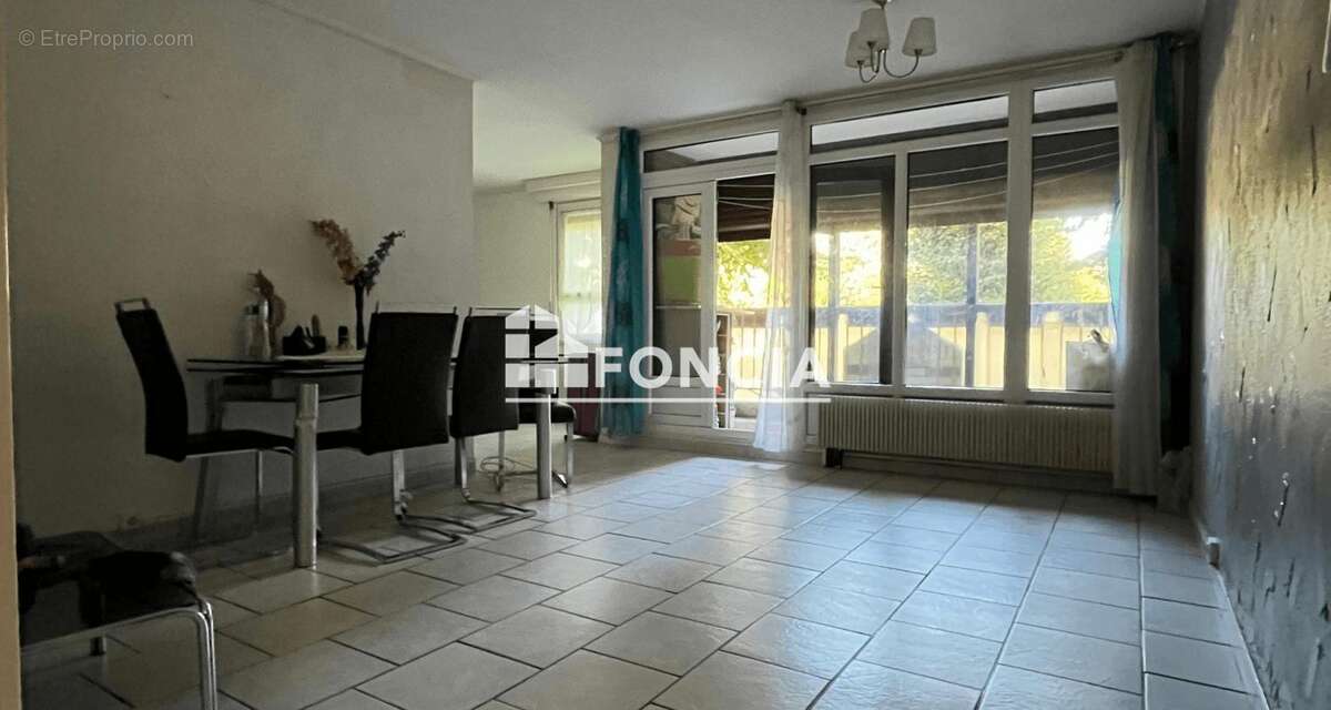 Appartement à SURVILLIERS