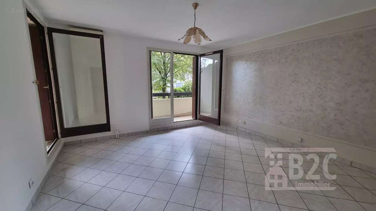 Appartement à FONTAINE