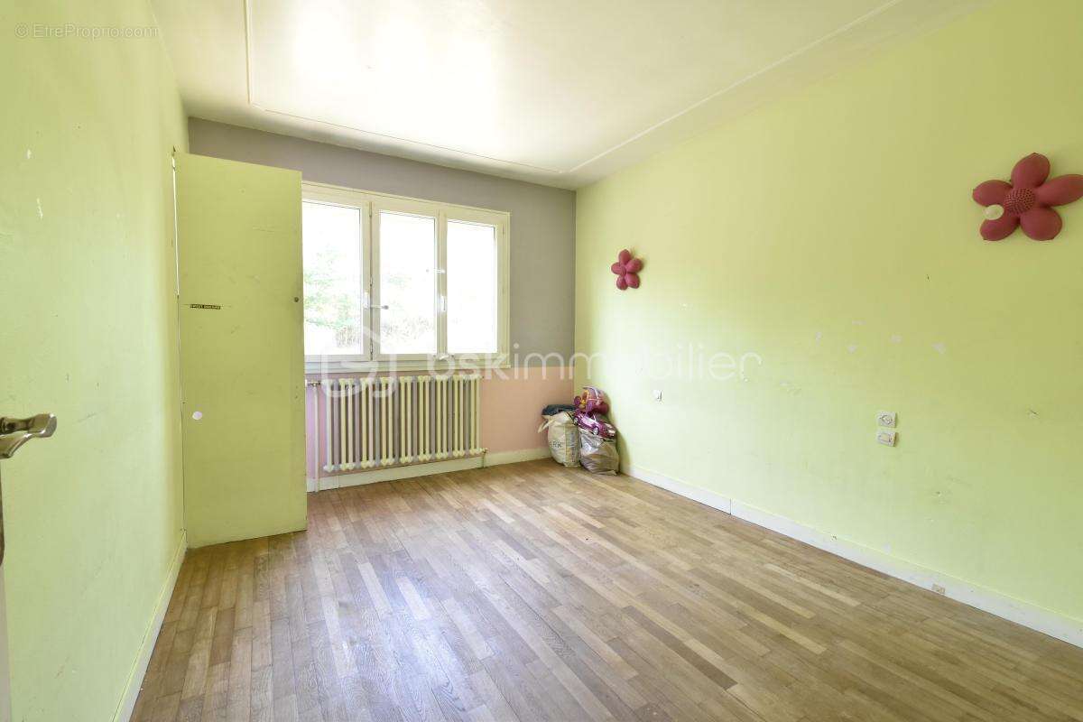 Maison familiale d'environ 135 m² – 4 chambres – Sous-sol total – Jardin clos – Étréchy - photo 9