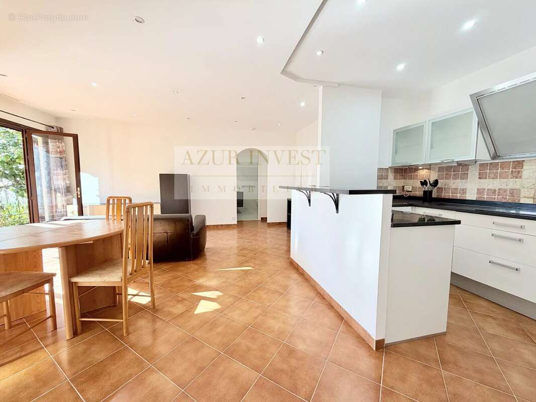 Appartement à ROQUEBRUNE-CAP-MARTIN