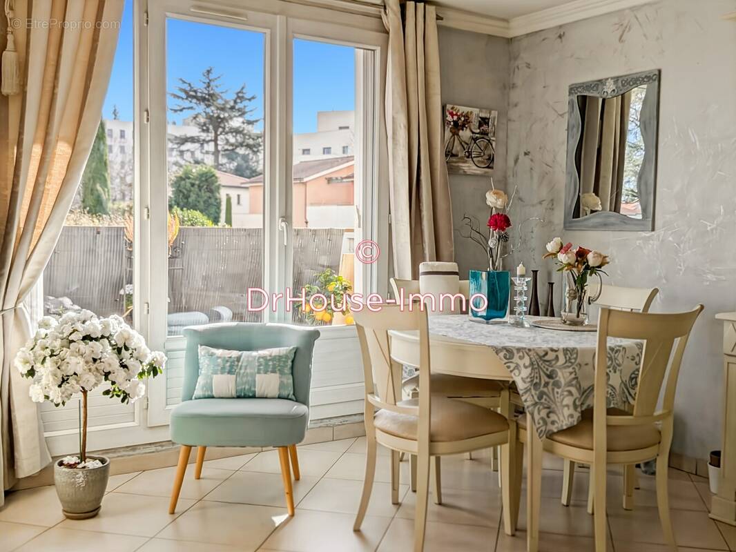 Appartement à LYON-5E