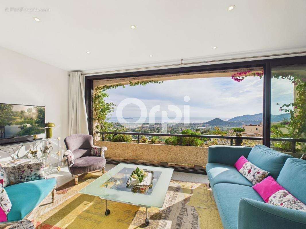 Appartement à MANDELIEU-LA-NAPOULE