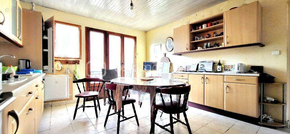 Maison à BEAUCROISSANT