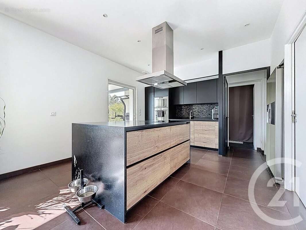 Maison à MOUANS-SARTOUX