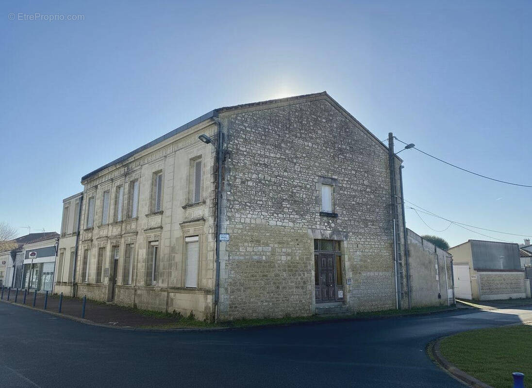 Appartement 1100 m² à Bourcefranc-Le-Chapus  - photo 1