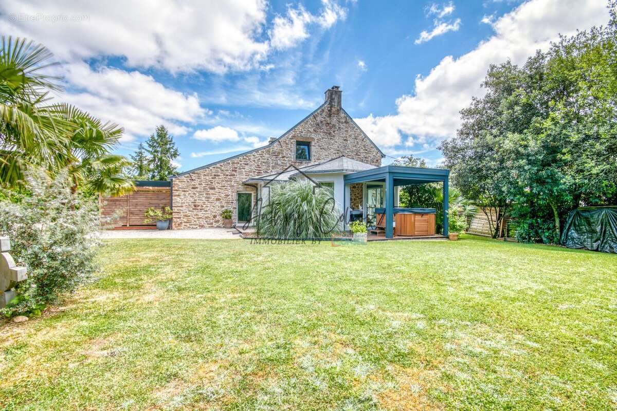Extérieur  - Maison à SURZUR