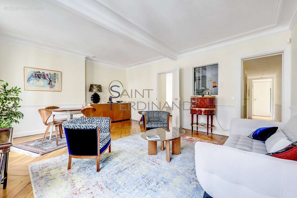 Appartement à PARIS-7E