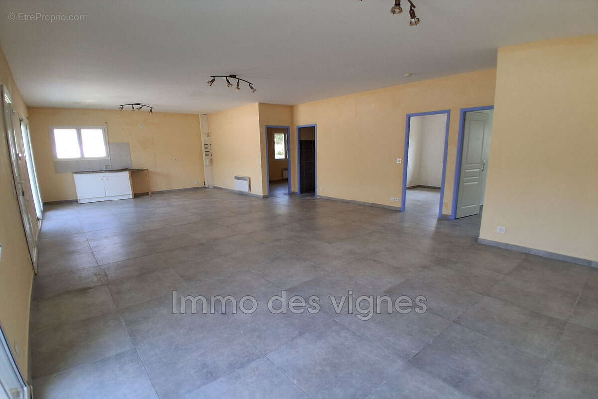 Maison à AMBARES-ET-LAGRAVE