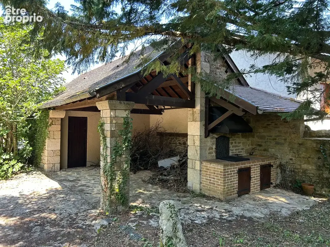 Maison familiale en pierre avec terrain attenant - photo 3