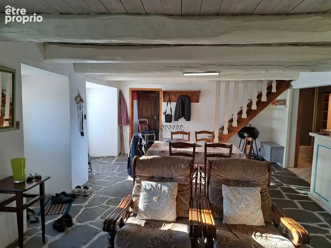 Ancienne petite chaumière au toit de lauzes sur 6000 m2 de terrain - photo 19