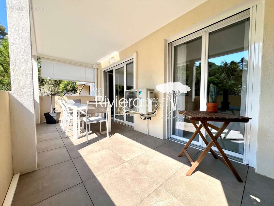 T2 avec terrasse piscine et double garage ! - photo 4