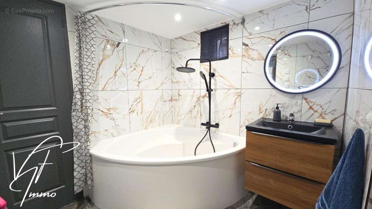 Maison à LE CASTELLET