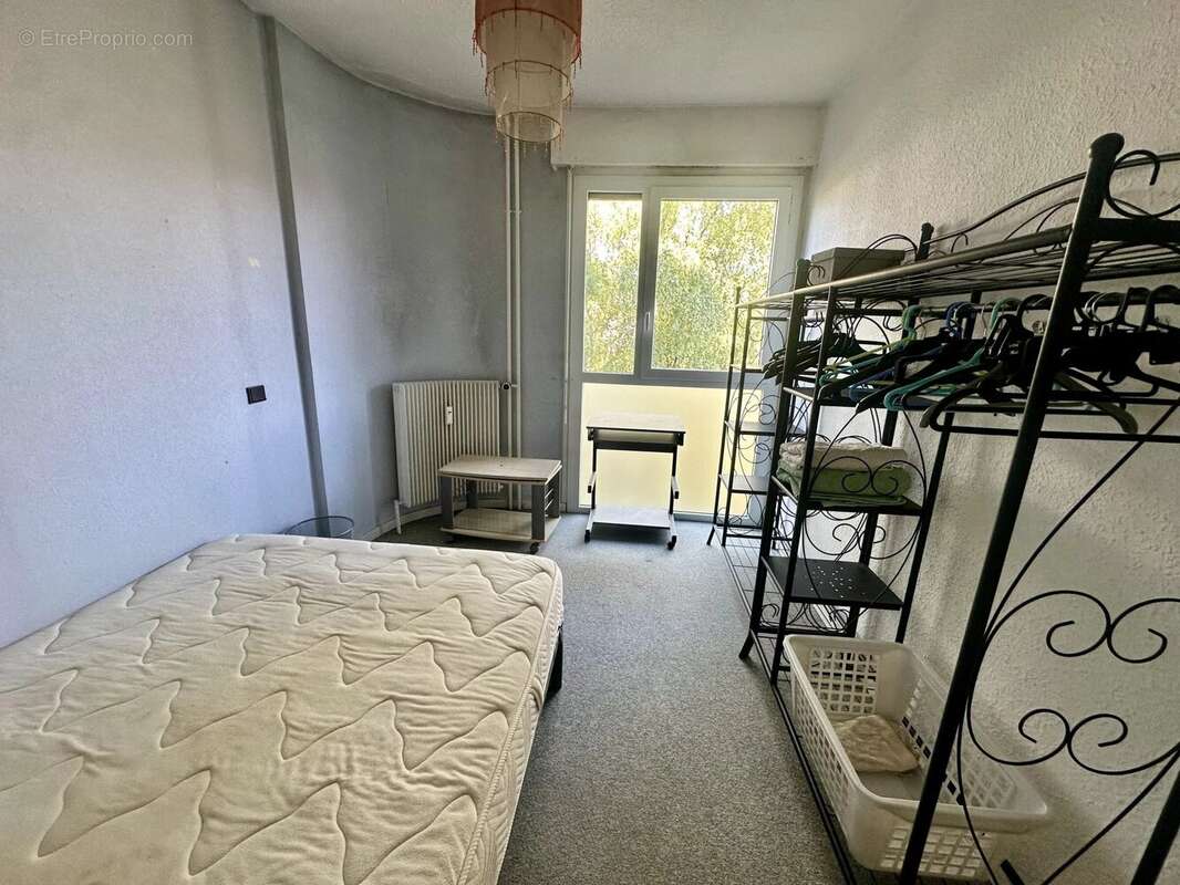 Grenoble – Rue Léon Jouhaux - T2 avec balcon, cave et stationnement privatif - photo 7