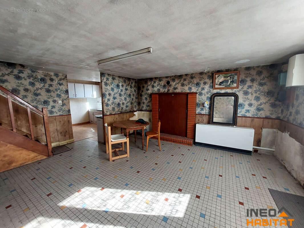 Maison à SAINT-GONDRAN