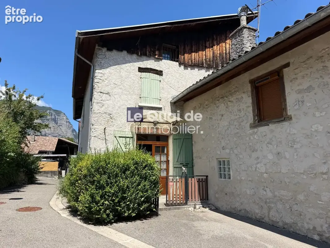 Maison 75 m² à Bernin  - photo 1