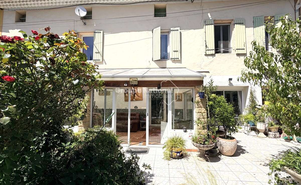 Courthezon - ensemble immobilier de 385 m² en campagne - photo 3