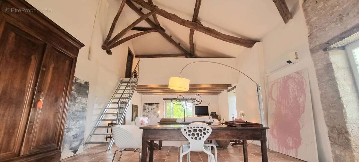 Maison à CASTELNAU-MONTRATIER