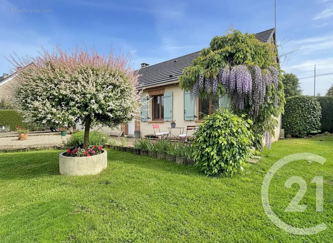 Maison à BAZINCOURT-SUR-EPTE