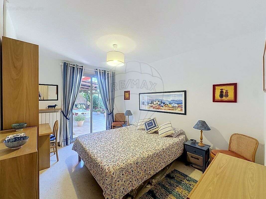 Maison à GARONS