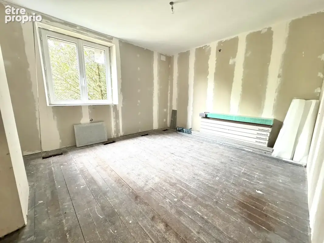 Maison individuelle à finir - 3P - 70m2 - 2 chambres et 21ares de terrain arboré ! - photo 4