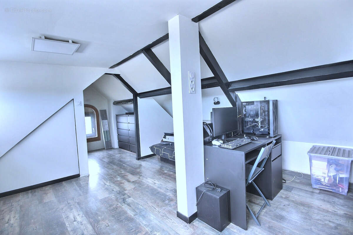 Maison à SERRES-CASTET