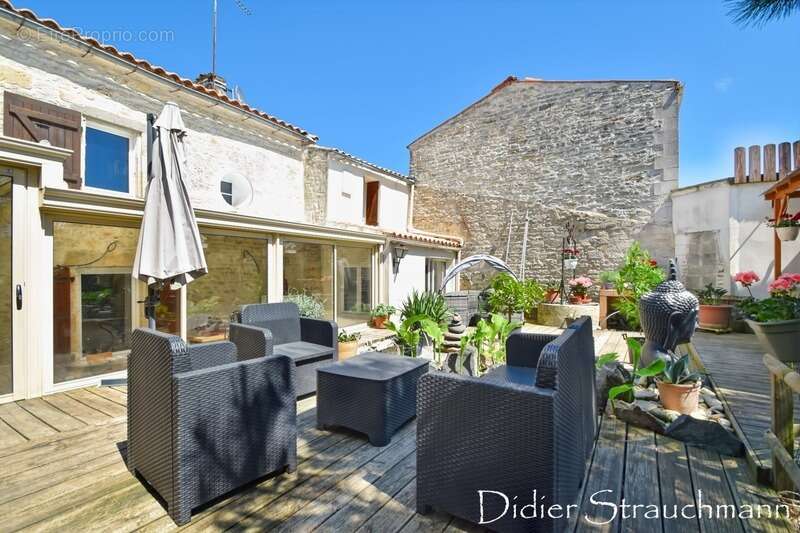 Maison à AIGREFEUILLE-D&#039;AUNIS