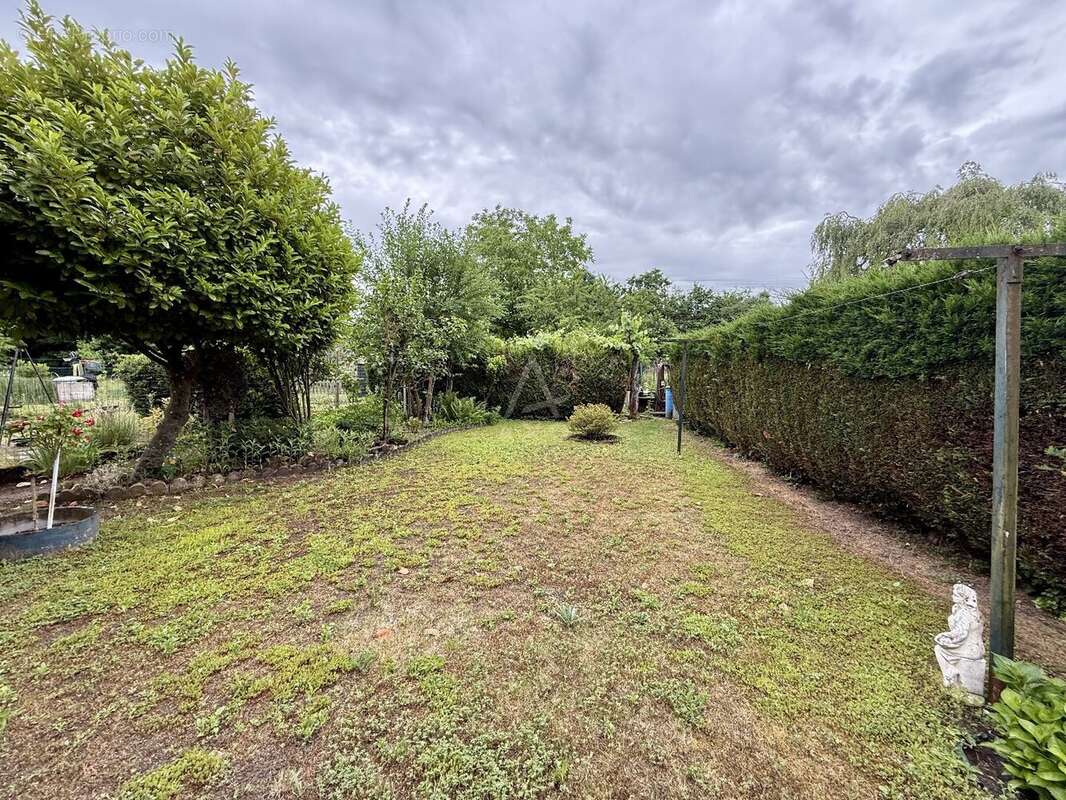 Exclusivité // moulins- les- metz // appartement // 110 m2 // 2 chambres // jardin // garage - photo 13