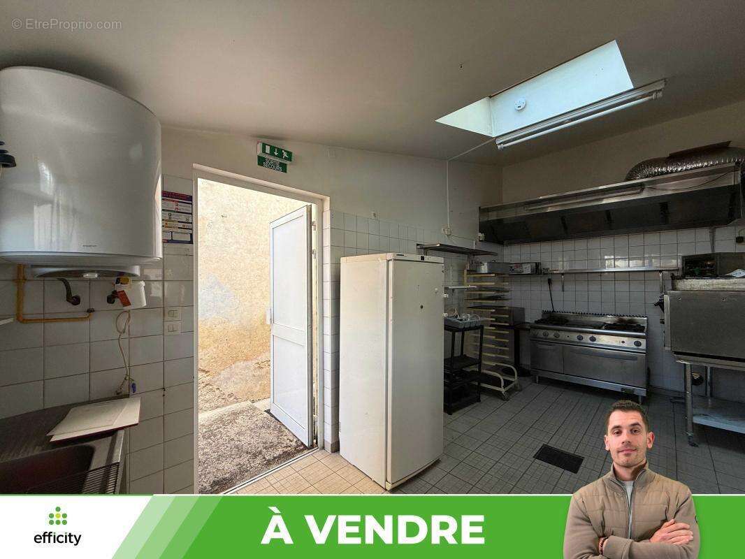 Appartement 12 pièces 183 m² à vendre à Usson-Du-Poitou (86350) - photo 8