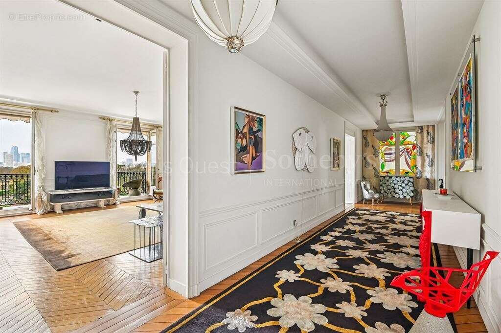 Appartement à PARIS-16E