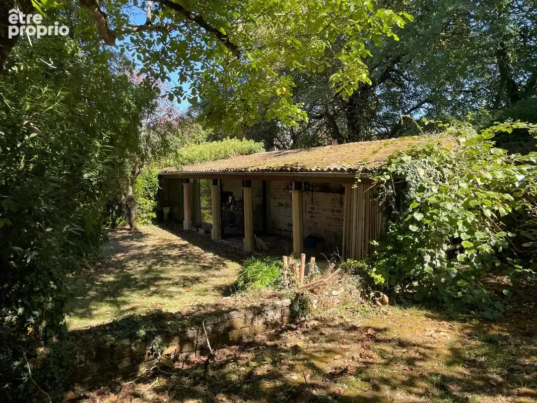 Propriété de charme  environ 200 m2 à Vouillé — Maison principale, T2 indépendant et dépendances en pierre - photo 15