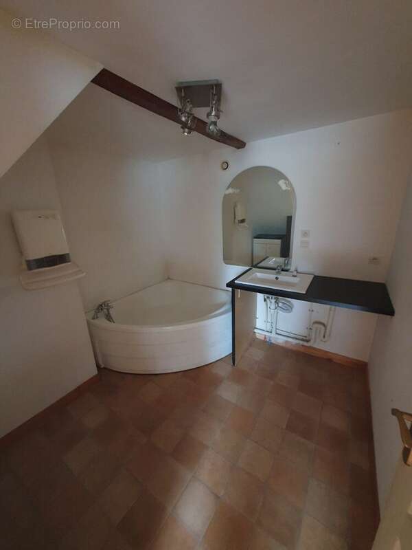 Appartement résidentiel T4 Saint-Omer - Salle de Bains - Appartement à SAINT-OMER