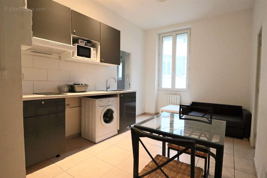 Appartement à MARSEILLE-1E