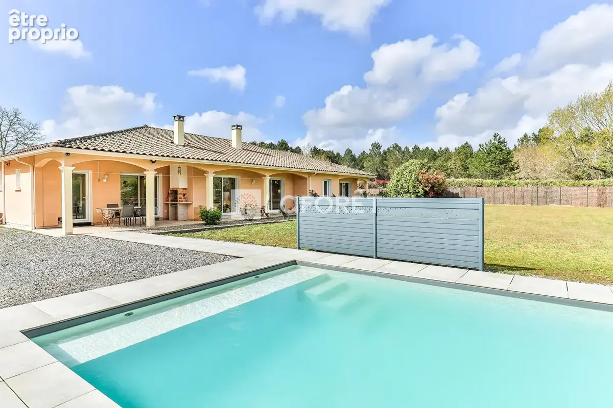 Photo Maison à Mezos au prix de 499 900€