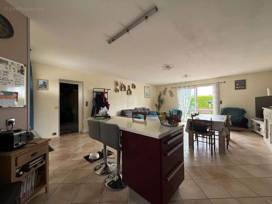 Maison à PISANY