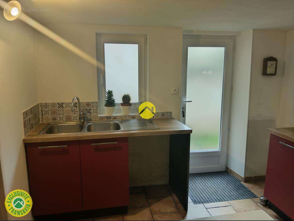 Maison à LE VEURDRE