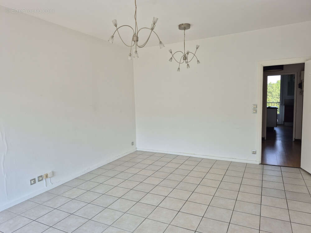 A Auch, à vendre appartement T3 avec balcons et garage - photo 8