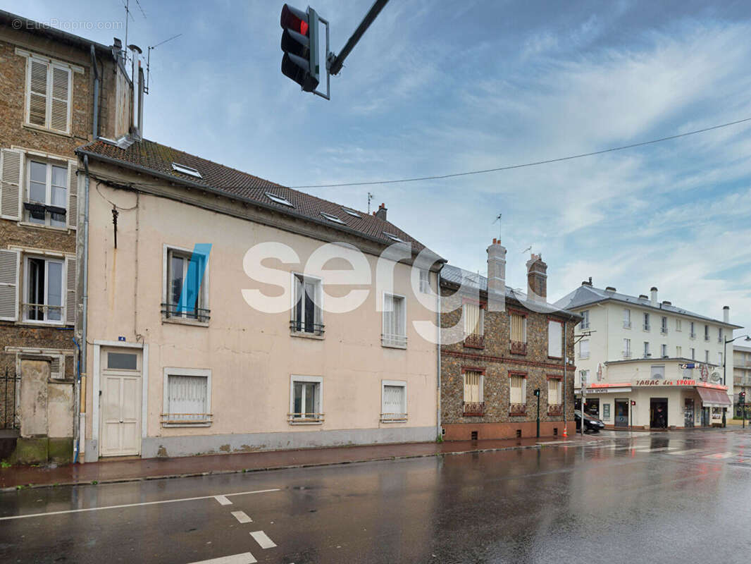 Appartement à CORBEIL-ESSONNES