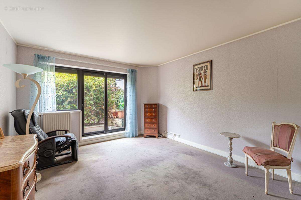 Appartement à SURESNES