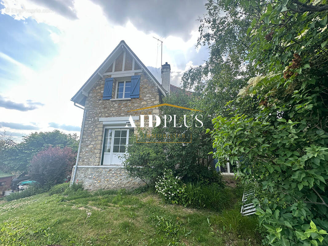 Maison à SAINT-LEU-LA-FORET